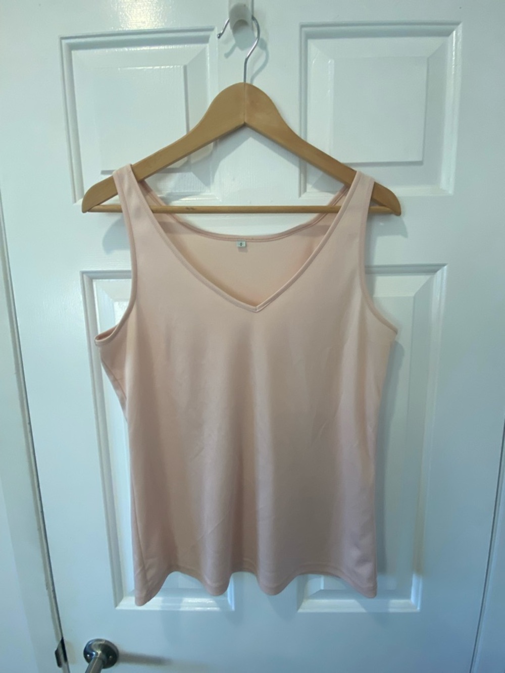 Sleeveless V-Neck Tank Top - Light Pink